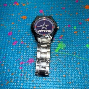 Never Used Dallas Cowboys stainless steel watch needs Battery